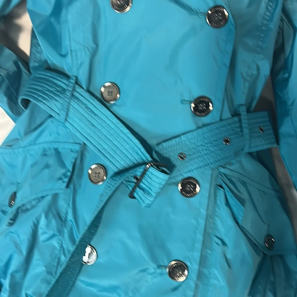 Ladies Burberry trenchcoat size 4. EUC. - Picture 3 of 9